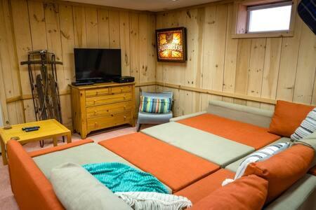 Wine Moose W Hot Tub Fireplace Sauna 9Min To Mt Snow Dover エクステリア 写真